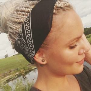 Meet your Posher, Julia